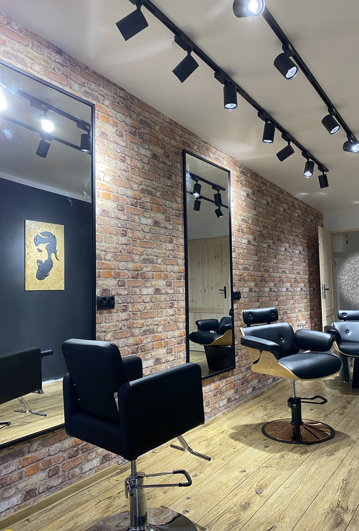 Fryzjer męski przy pracy - Wrocław Jagodno